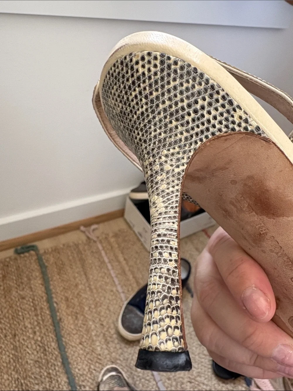 Manolo Blahnik Cream and Gray Textured Slingback Heels - Picture 5 of 7